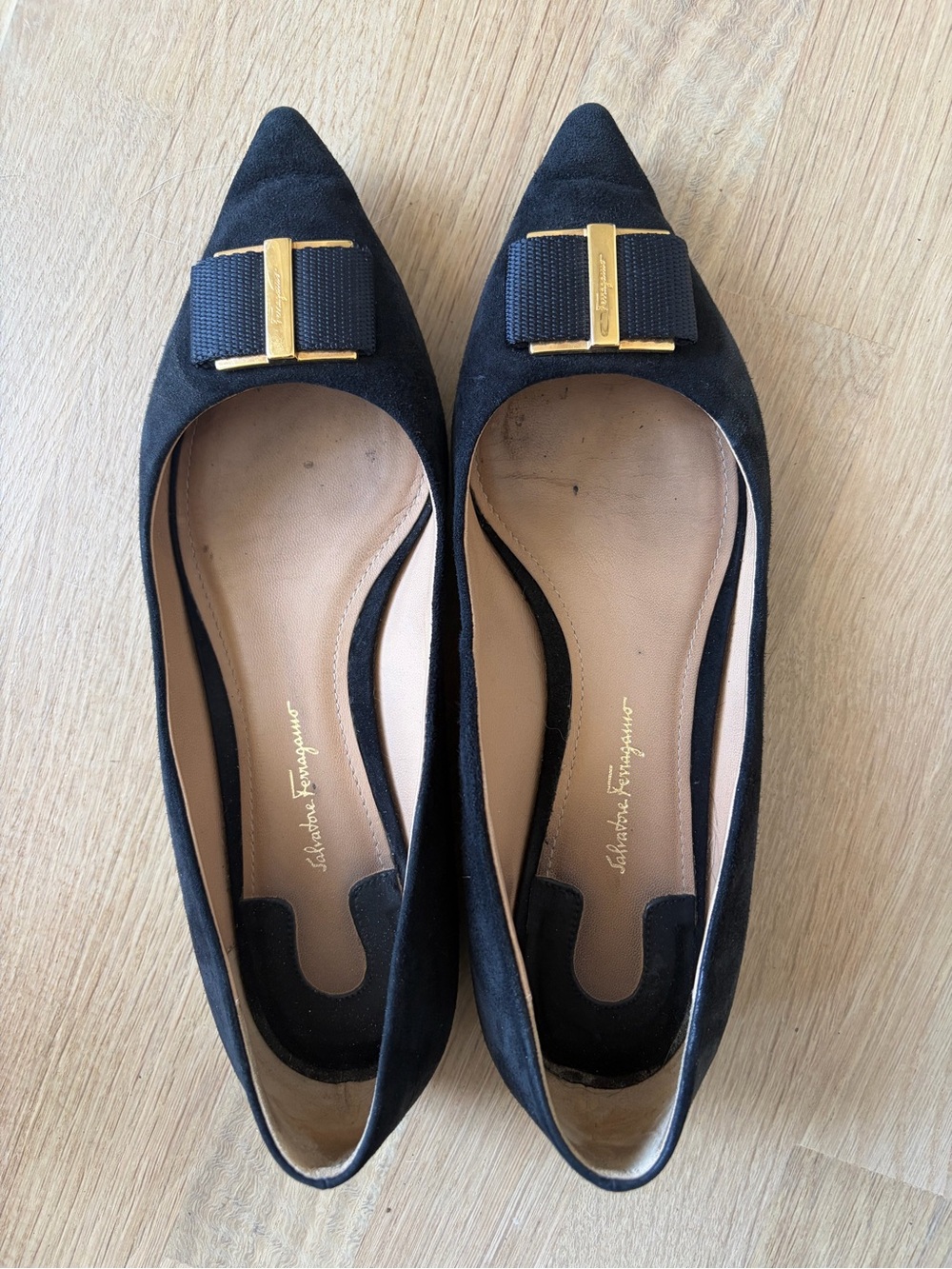 Salvatore Ferragamo Black Suede Pointed-Toe Vara Bow Flats - Picture 2 of 8